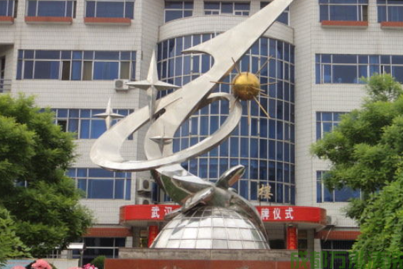 2025年10月3日自贡某单位食堂后厨油烟机和烟道清洗案例